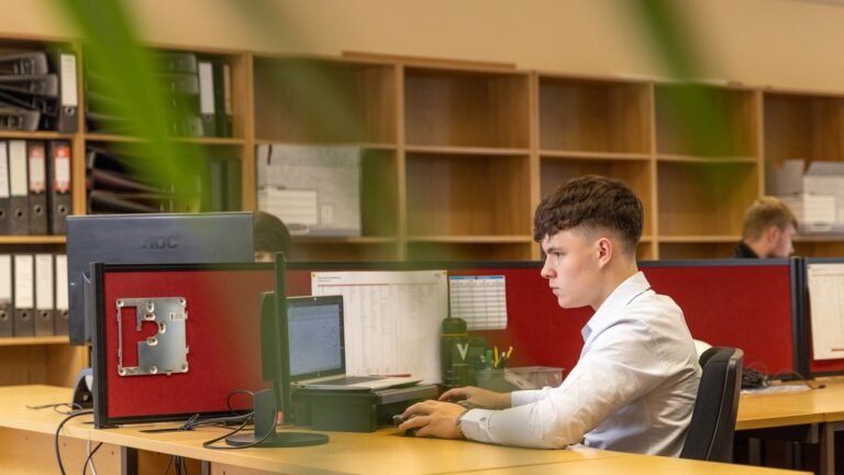 Dubai Data Entry Jobs 2026 – Eligibility, Salary, Visa & Application Process