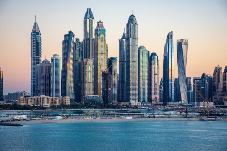 Job opportunities in the UAE are waiting for you